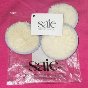 Saie Cream Reusable Plush Makeup Pads with Lavender Edge